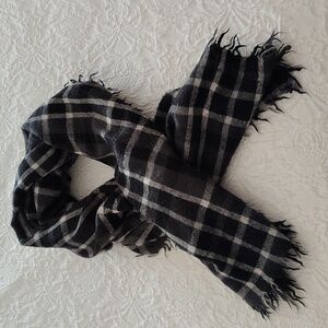 Wilfred 100% Wool Charcoal and Light Gray Checkered Scarf